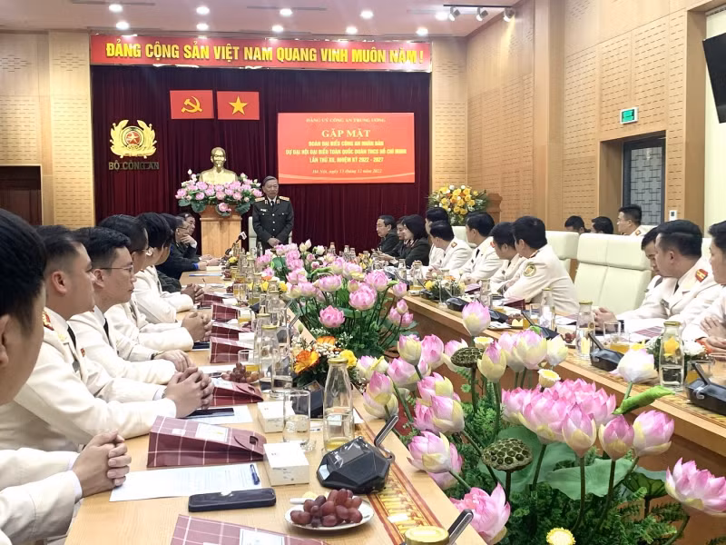 Minister To Lam meets with delegation of the People's Public Security to attend the 12th National Congress of Ho Chi Minh Communist Youth Union -0