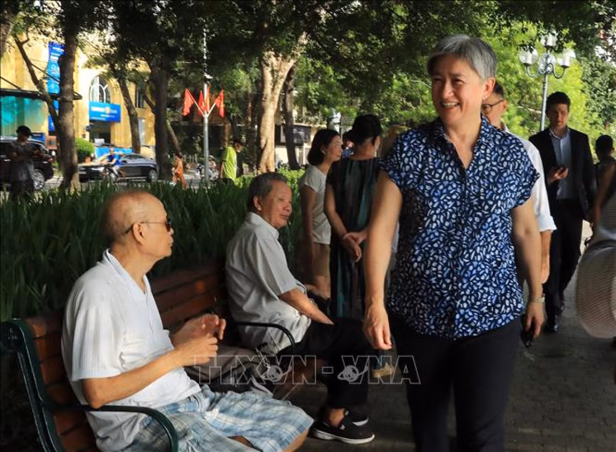 Penny Wong explores Hanoi landmark, samples coffee in Old Quarter -0