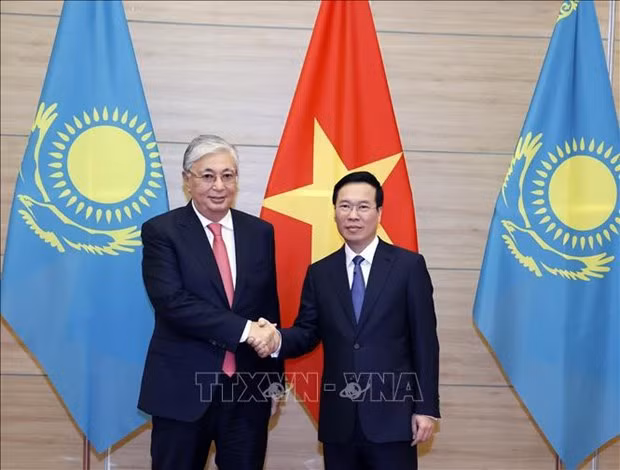 Kazakh President concludes Vietnam visit -0
