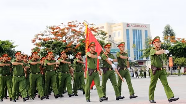 Police in Ho Chi Minh City compete in sports and martial arts ảnh 4