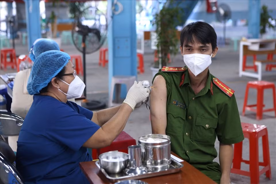 The southern city begins the process of administering booster shots to people over the age of 18 who are fully vaccinated.