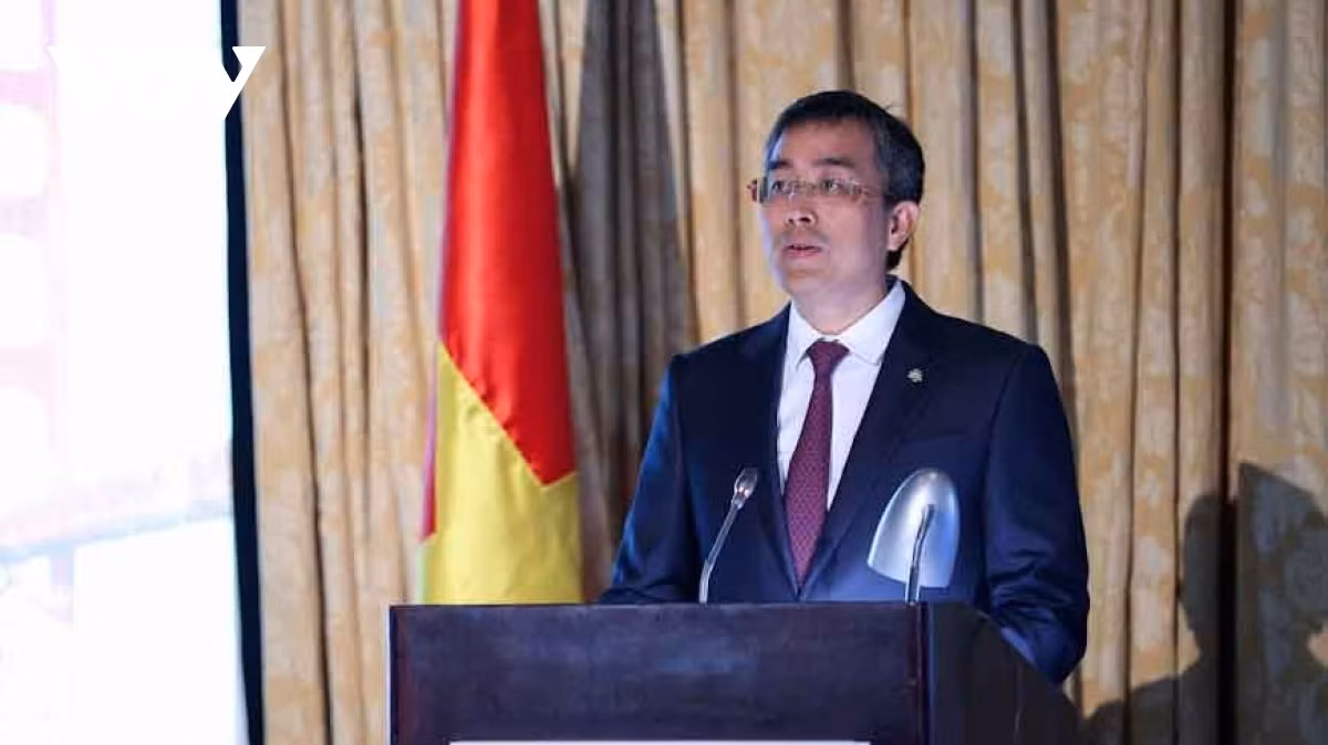 Fresh opportunities for Vietnam-US cooperation in tourism development and trade ảnh 3 Dang Ngoc Hoa, chairman of the Board of Directors of Vietnam Airlines Corporation (Vietnam Airlines) gives a speech at the event.