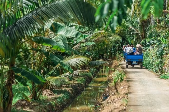 Fifth place goes to a drive from Ho Chi Minh City to My Tho city in Tien Giang province. The drive typically allows visitors to take their feet off the gas and lose themselves in the tiny riverside laneways and byways. Here, life moves at a very different pace compared to the buzzing streets of Ho Chi Minh City.