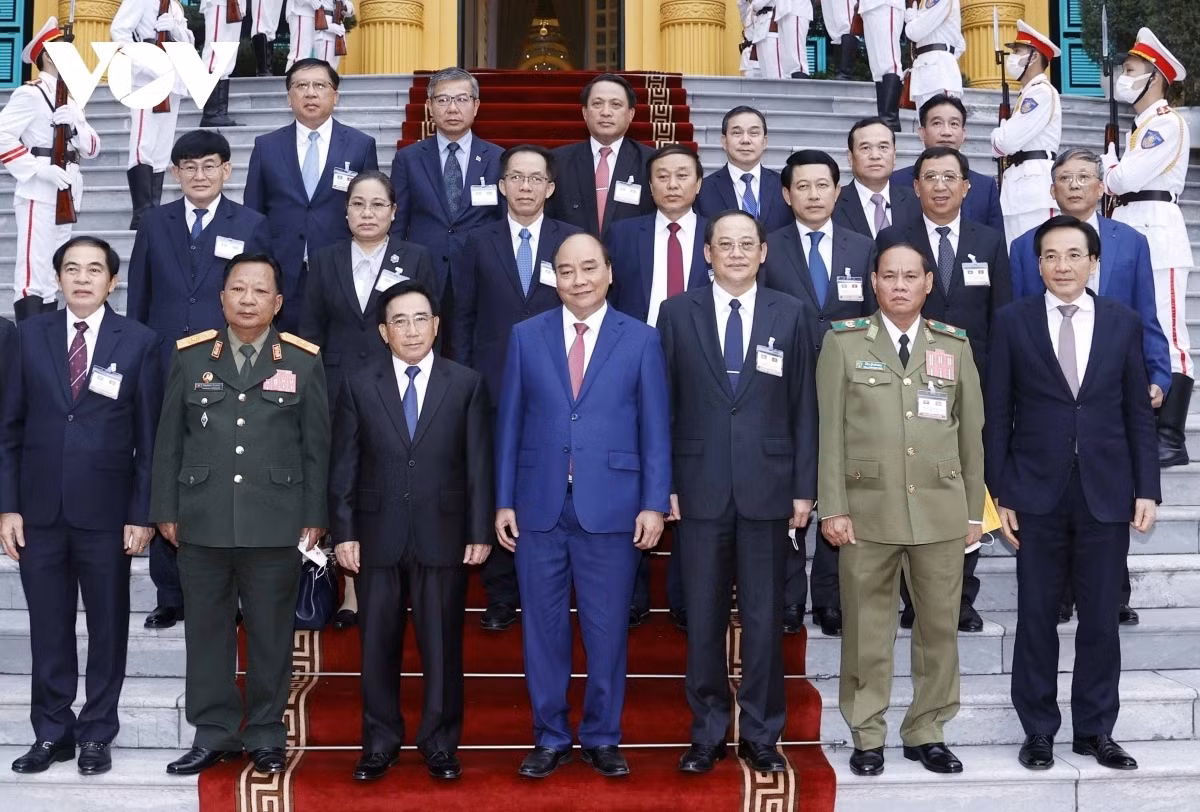 Highlights of Laos PM’s visit to Vietnam in photos ảnh 8 Both leaders indicate that they are pleased to see the sustainable growth of the comprehensive partnership and great friendship between the two countries, whilst highly valuing each other’s support in fighting COVID-19.