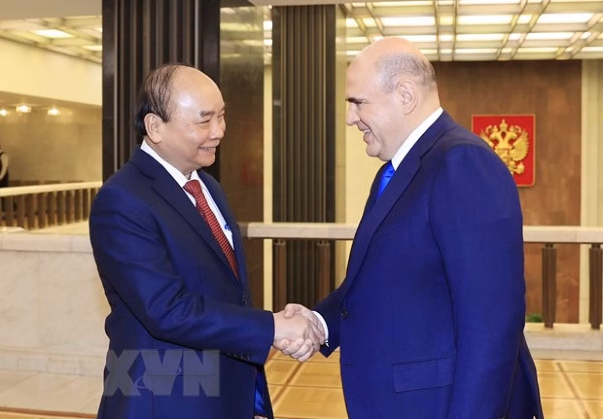 During his stay, President Phuc meets with leaders of the Government, State Duma and Federation Council of Russia. Im the photo, he meets with Prime Minister Mikhail Vladimirovich Mishustin. (Photo: VNA)