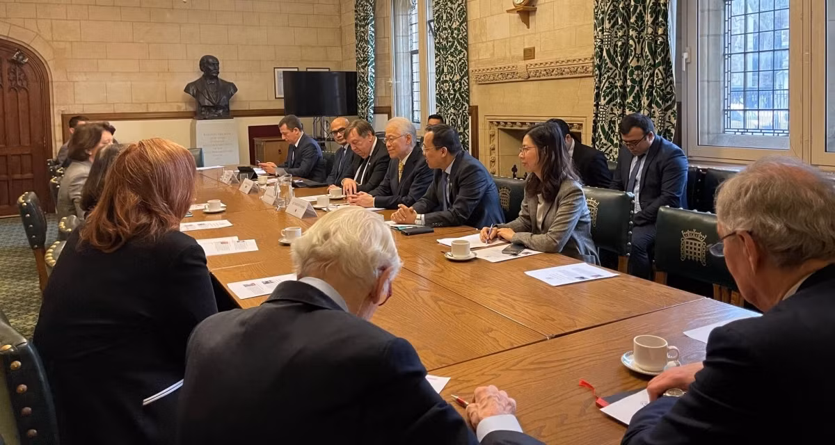 British MPs back enhancement of Vietnam-UK strategic partnership ảnh 1 Ambassador Nguyen Hoang Long meets with MPs of the Inter-Parliamentary Union(Photo: the Embassy of Vietnam in the UK)