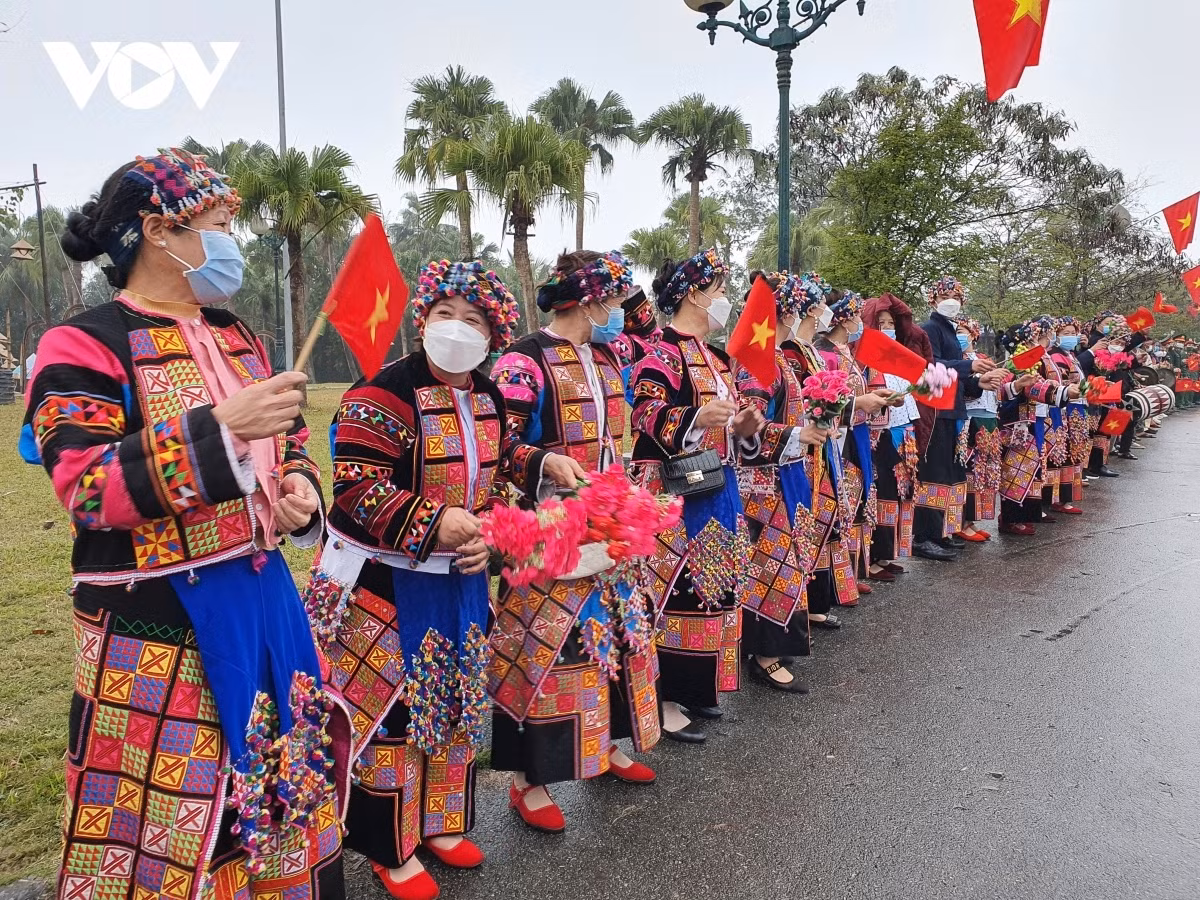 State President attends spring festival of ethnic groups nationwide ảnh 4 Folk games, handicraft products, and traditional cuisine are some of the unique features of the event.