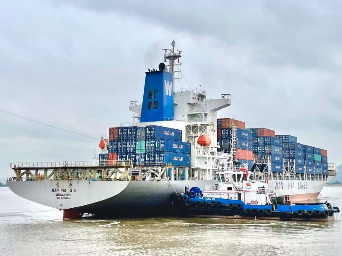 Hai Phong container terminal welcomes first ship of 2022 ảnh 1 Hai Phong container terminal welcomes first ship of 2022 ảnh 1