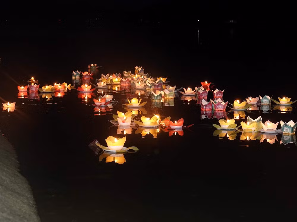 Every year relatives and comrades of the martyrs offer incense and release lanterns into the sea in commemoration of the dead.