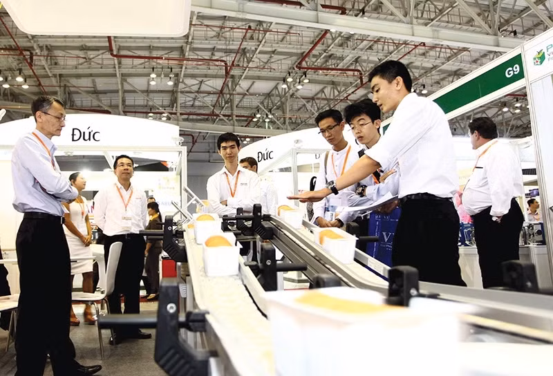 Foreign partners help to lay foundations for Vietnam’s rise ảnh 1