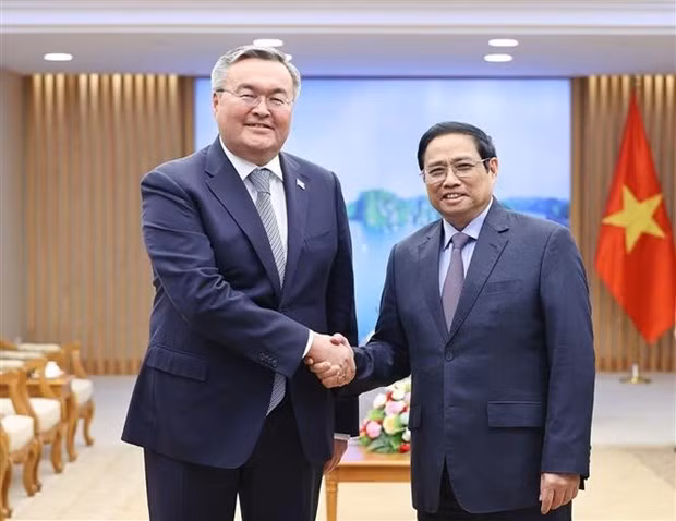 vietnam treasures traditional ties, multifaceted cooperation with kazakhstan pm picture 1 vietnam treasures traditional ties, multifaceted cooperation with kazakhstan pm picture 1