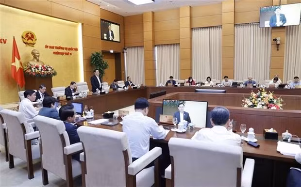 NA Standing Committee opines on socio-economic reports ảnh 1 NA Standing Committee opines on socio-economic reports ảnh 1