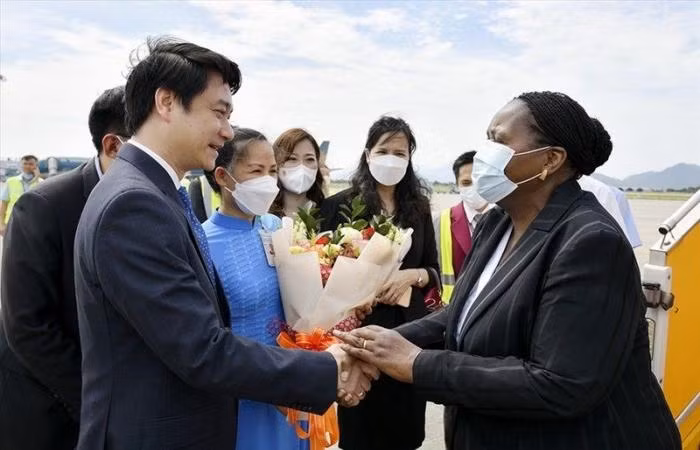 mozambican assembly president begins official visit to vietnam picture 1