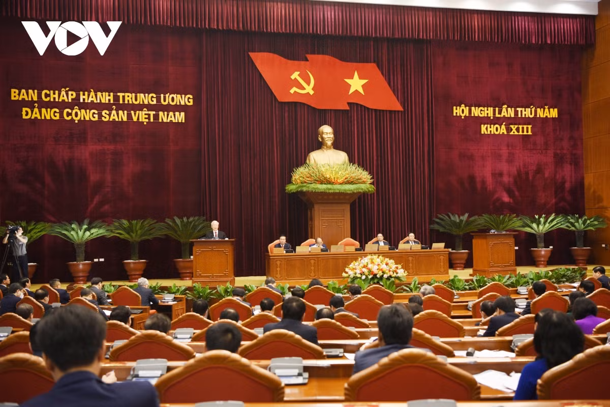 Party Central Committee convenes fifth plenum in Hanoi ảnh 1 Party General Secretary Nguyen Phu Trong delivers a speech at the gathering.