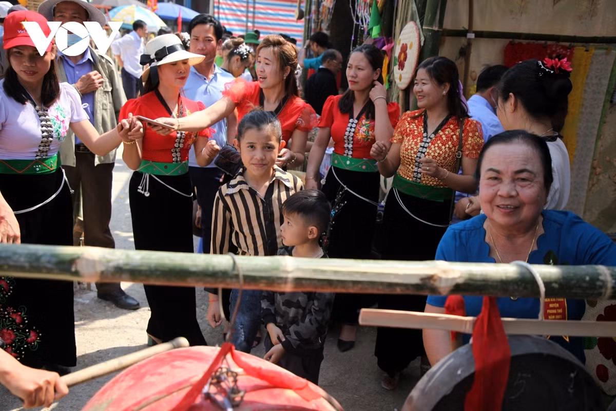 Those present beat drums and gongs during the course of the festival.