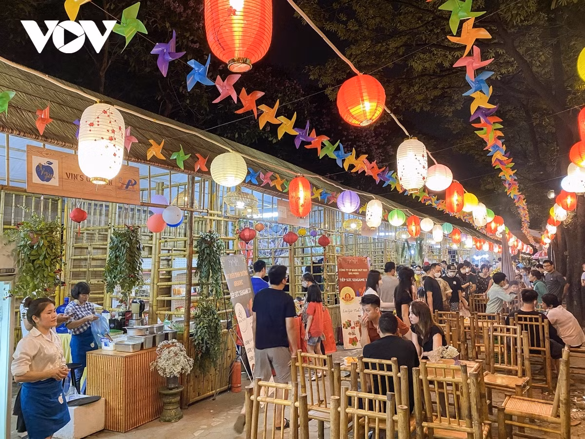 Hanoi Cuisine and Craft Village Tourism Festival celebrates SEA Games 31 ảnh 11 The festival is scheduled to last through to May 23, which coincides with the final day of SEA Games 31.