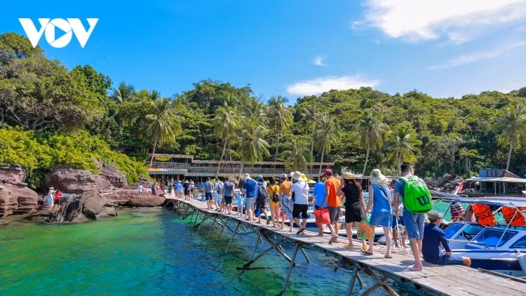 Vietnam has planned to receive back foreign visitors with a vaccine passport on a trial basis, starting in November 2021.