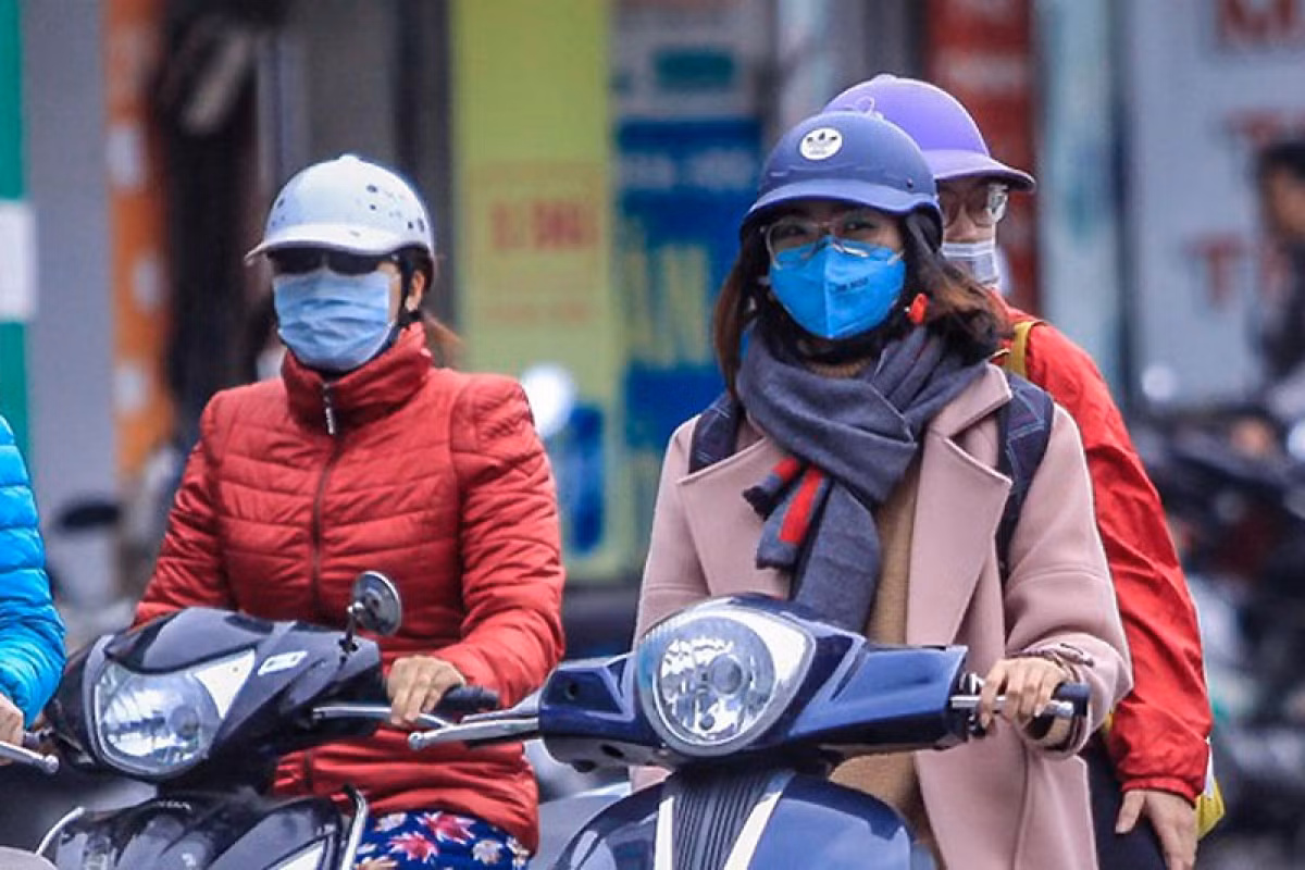 Strong, fresh wave of cold air to hit north Vietnam this weekend ảnh 1 Northerners will brace for a strong cold spell this weekend.