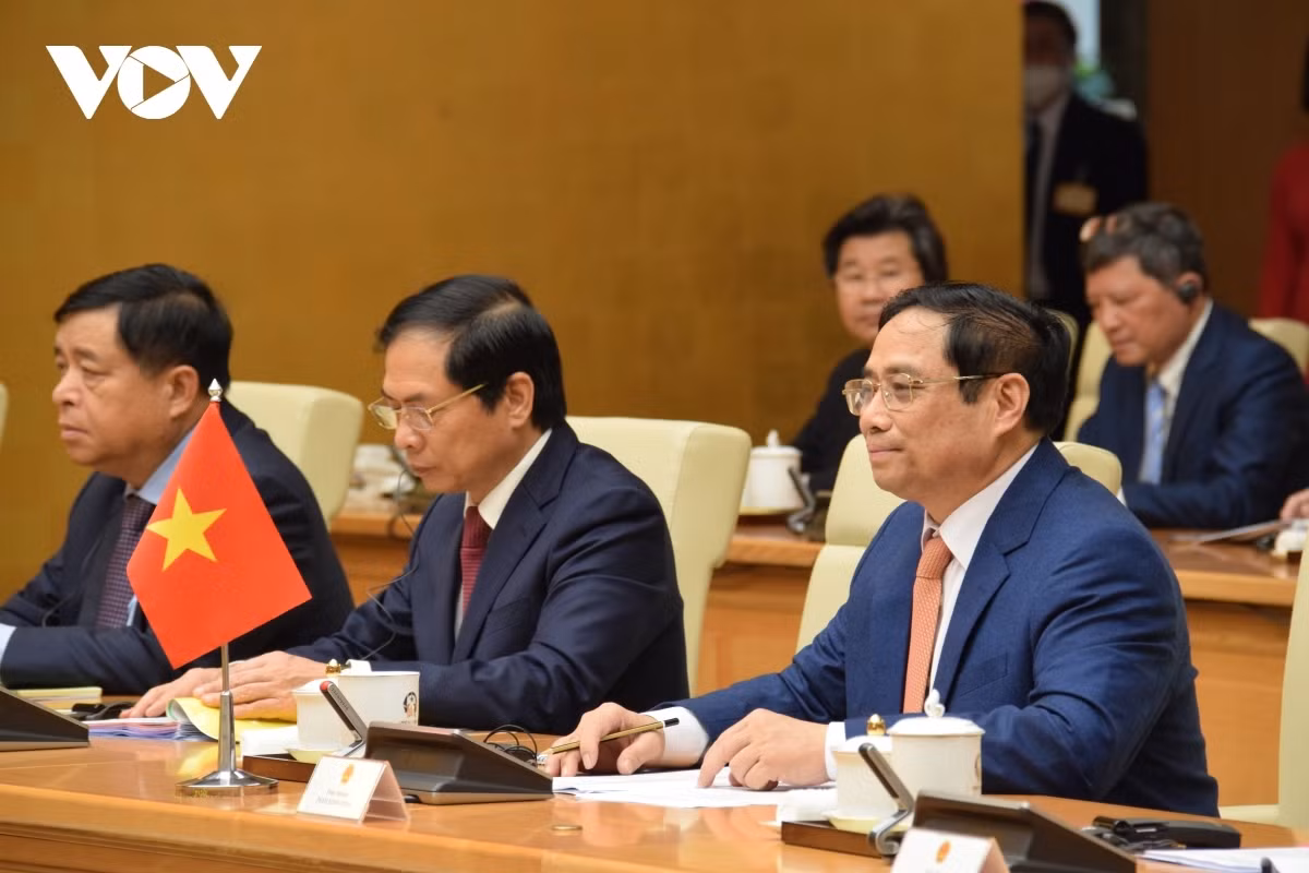 The pair hold high-level talks shortly after the welcoming ceremony.