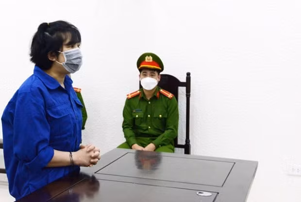 Le Thi Thu Huong at the court (Photo:baovephapluat.vn)