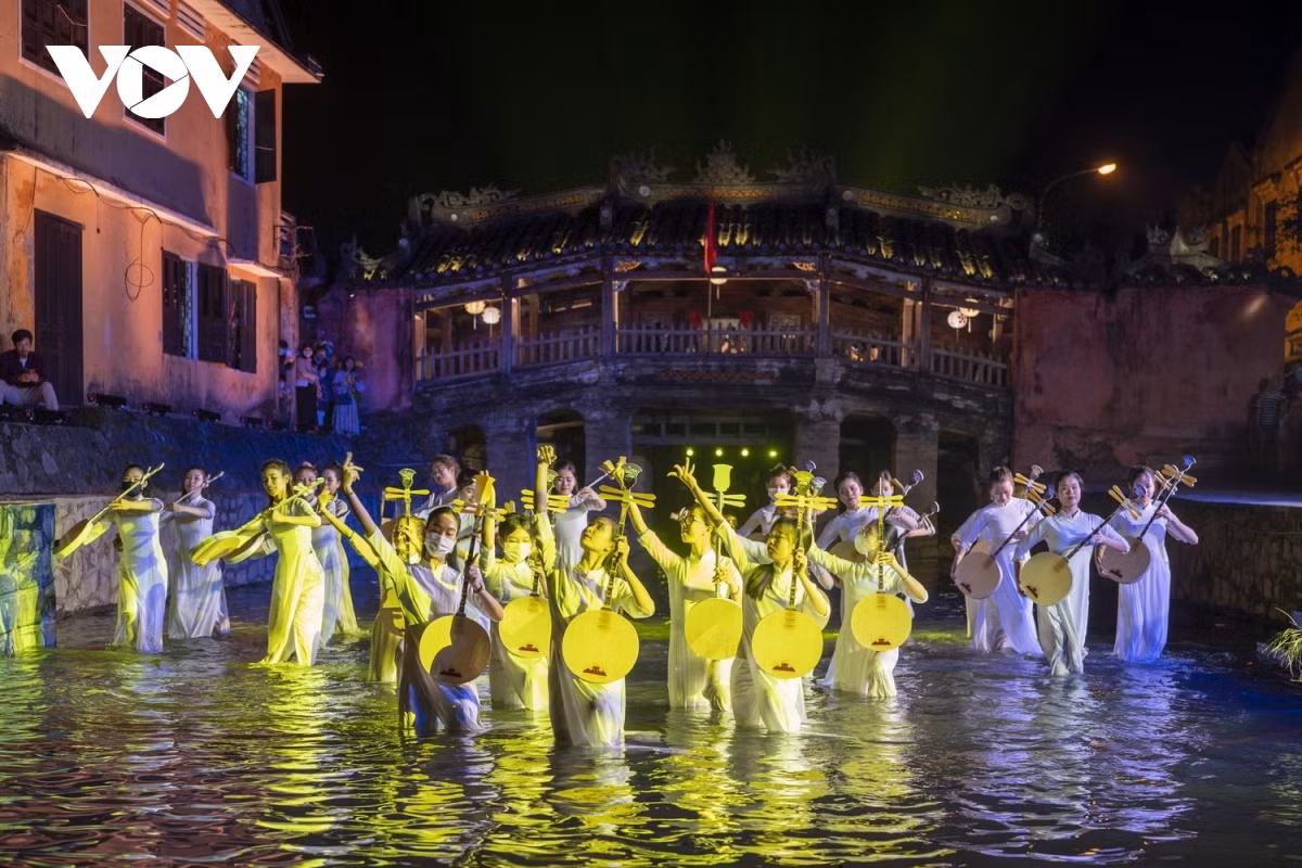 Hoi An launches new art performance to attract tourists ảnh 1