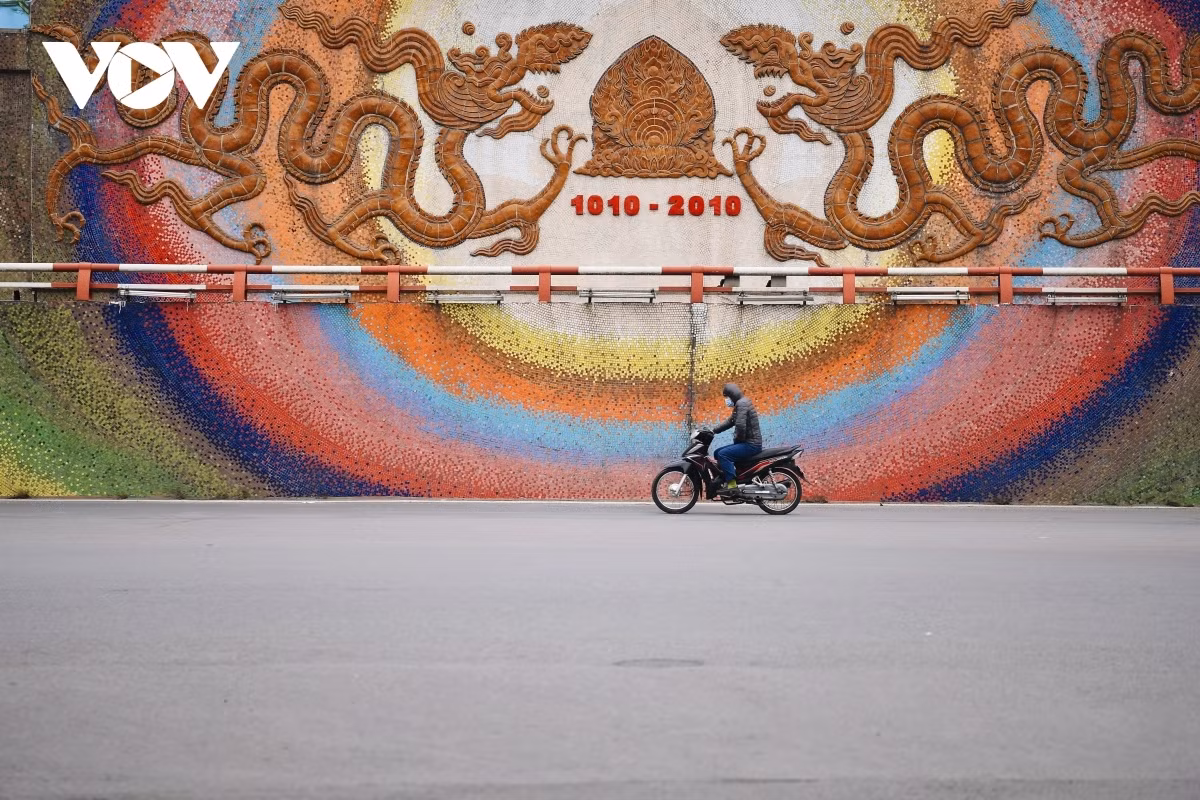 Peaceful and tranquil Hanoi on first day of Lunar New Year ảnh 11 In an increasingly fast-moving world, the citizens of Hanoi can now slow down and enjoy a slow-paced life during the holidays.