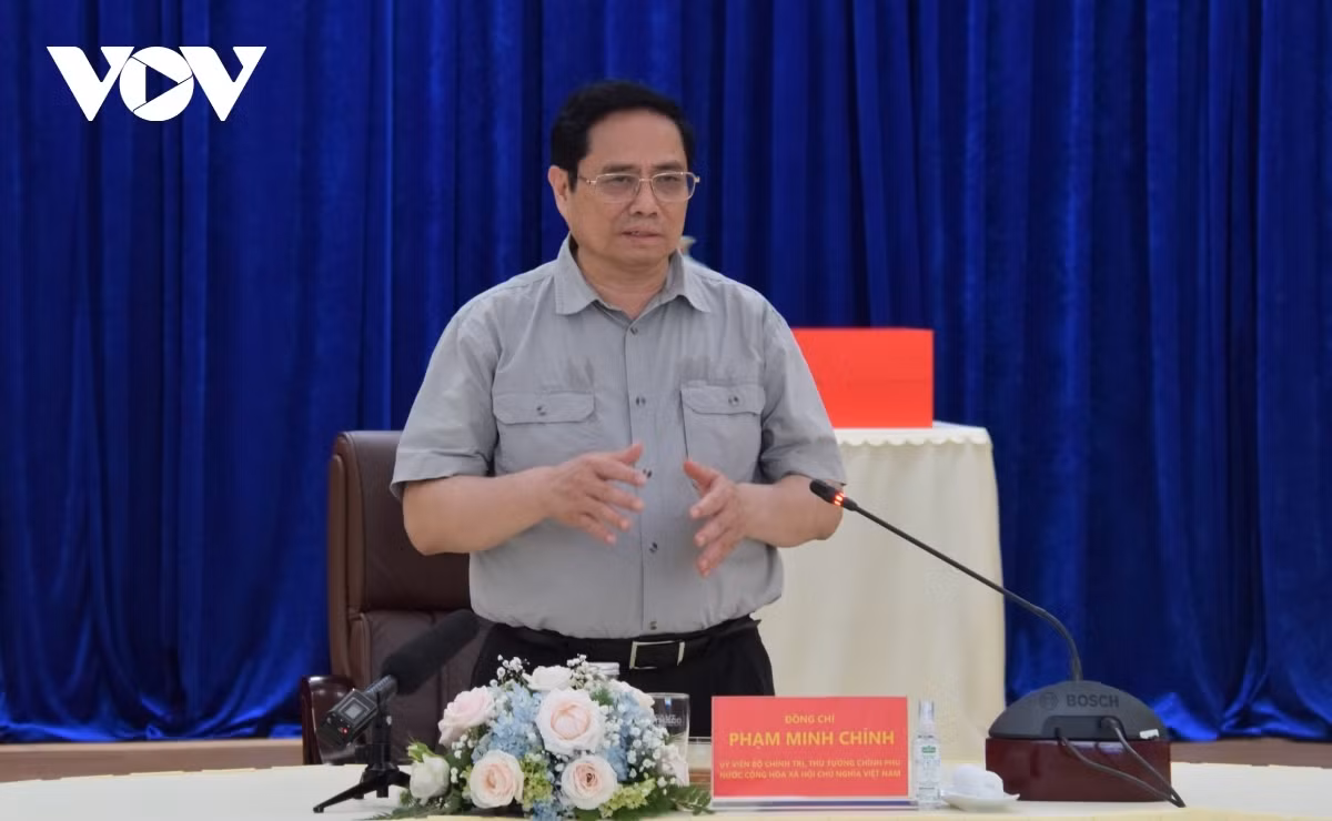 The company aims to gross VND100 trillion in this year's revenue plan in 2022.&nbsp; The Vietnamese cabinet leader acknowledged Thaco's efforts in making large budget contributions and investment in infrastructure development, especially industrial infrastructure facilities, thereby creating jobs for more than 60,000 employees and &nbsp;allocating over VND2,200 billion to social welfare.He emphasizes the Party's consistent policy of strongly developing the private sector which is destined to become the important driving force behind the nation's economic development. The development of the Truong Hai Thaco Automobile Joint Stock Company over the past 25 years has demonstrated the right track for development. Chinh suggests that the company continue to bring into full play what it has achieved to keep abreast with the industrial revolution 4.0.