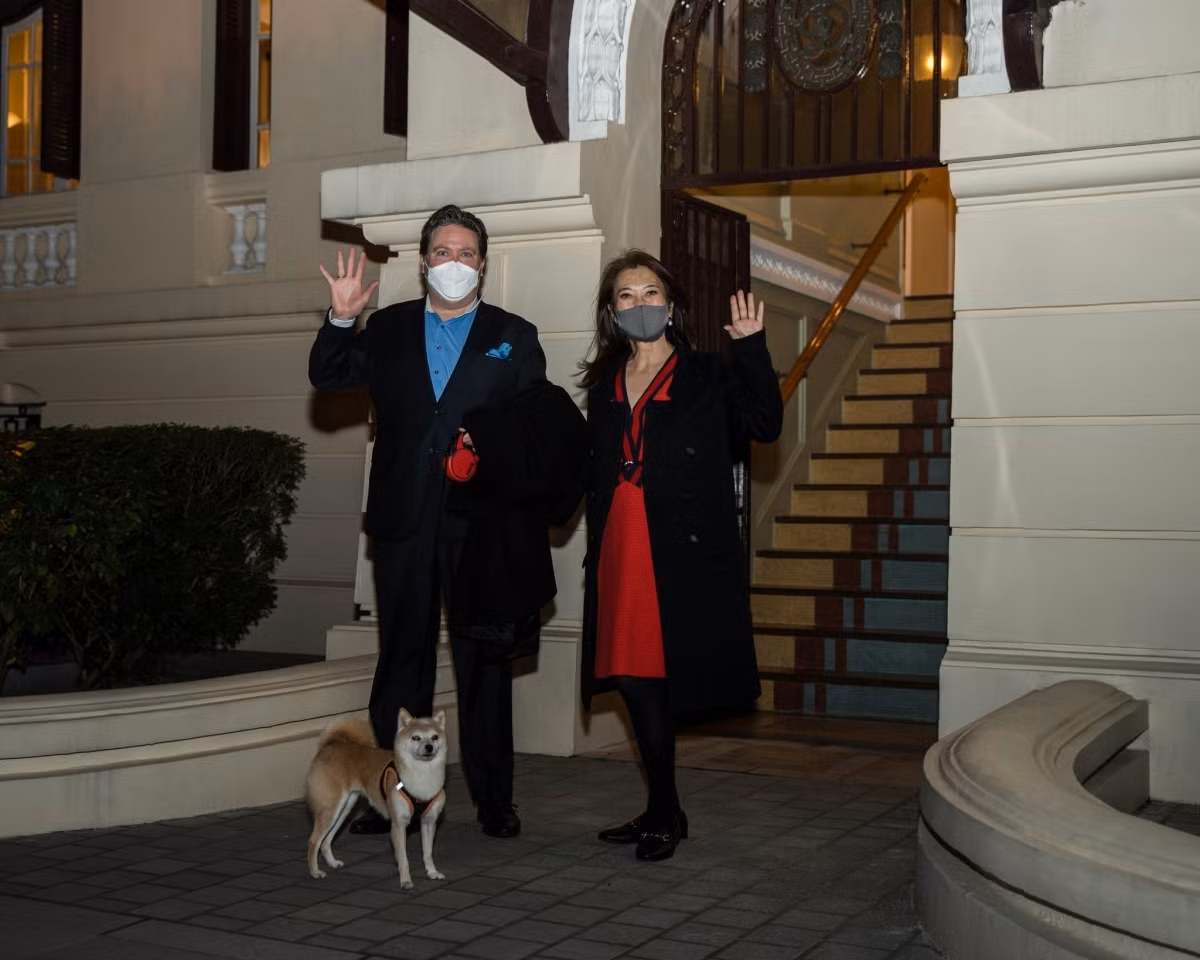 New US Ambassador to Vietnam Marc Knapper and his wife arrived in Hanoi on January 27. (Photo: Facebook of US Embassy in Hanoi)