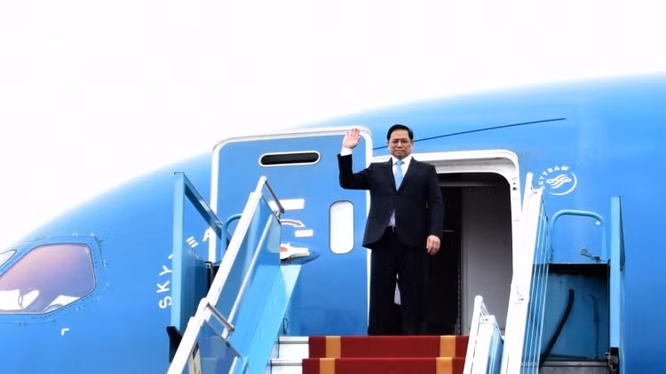 &nbsp;Prime Minister Pham Minh Chinh leaves Hanoi on November 22 afternoon for an official visit to Japan following an invitation of his Japanese counterpart Kishida Fumio.