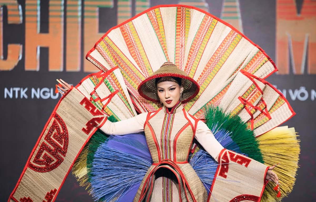 vietnamese national costume for miss universe 2022 unveiled picture 1