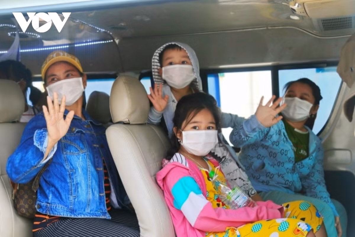 Central provinces change COVID-19 prevention measures ahead of Tet ảnh 1
