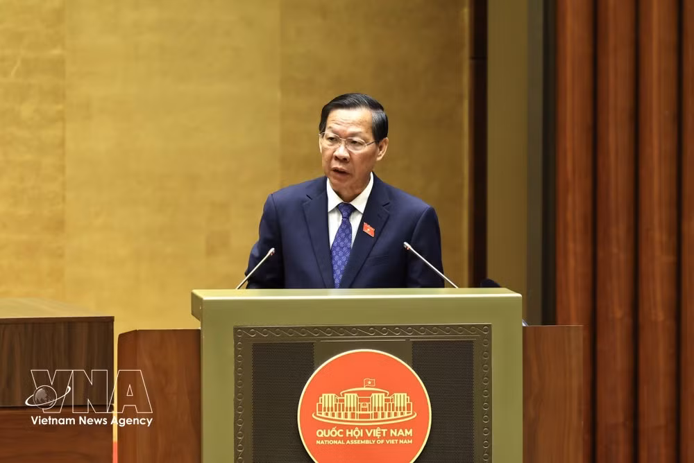 Chairman of the National Assembly (NA)'s Committee for Economic and Financial Affairs Phan Van Mai speaks at the 16th NA's first extraordinary session in Hanoi on August 3. (Photo: VNA)
