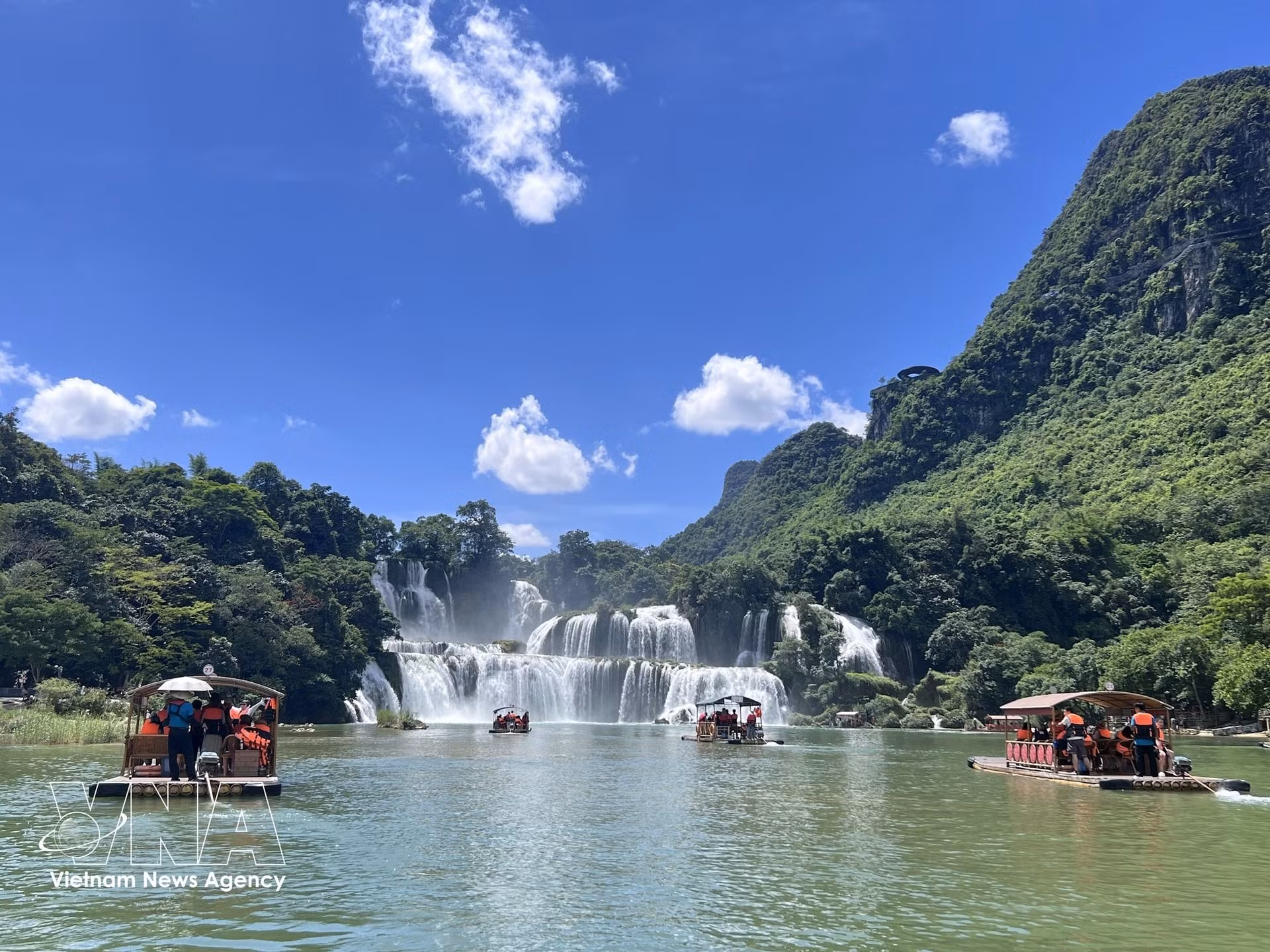 Ban Gioc Waterfall has become a popular destination for visitors. Photo: VNA