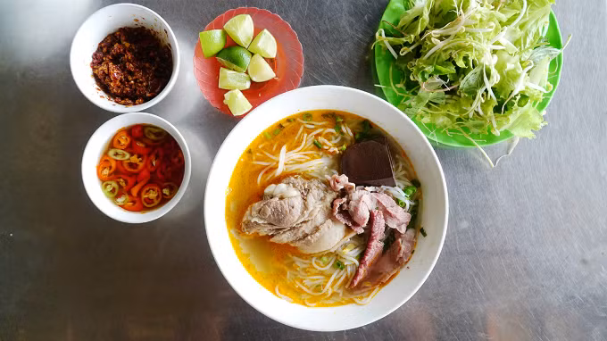 8 must-try dishes to give you a true taste of Hue - 1