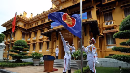 Vietnam to remain active player in shaping ASEAN's future: minister