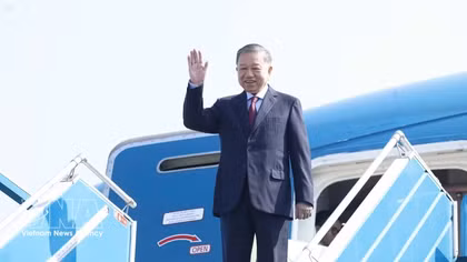 Top leader departs for state visits to Australia, New Zealand