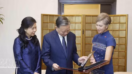 Top leader of Vietnam pays state visit to Philippines