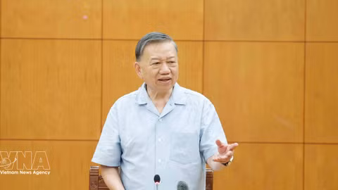 Top leader requests building of stronger maritime industry to support national development