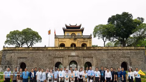 ASEAN city leaders explore Hanoi's heritage sites