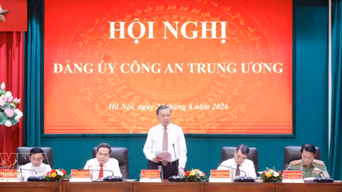 Top leader hails crime-fighting efforts, sets security tasks for second half