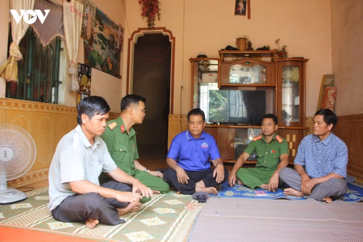 Bai (far right) expresses regret after being drawn into the self-proclaimed Bahnar Dega Kon Kong group