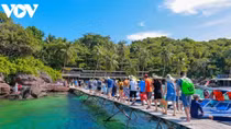 Vietnam set to fully reopen to foreign visitors by June 2022