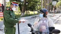 Danang deploys QR code pass for controlling people