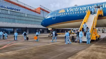 Van Don International Airport welcomes vaccine passport holders from France