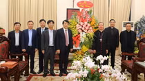 Deputy Minister Luong Tam Quang visits Hanoi Diocese