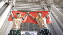 Vietnamese circus artists break world record in Spain