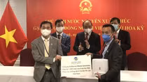 Vietnamese State leader meets overseas Vietnamese in US