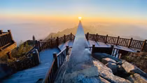 Hoar frost covers Fansipan as temperatures plunge to zero