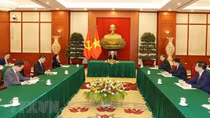 Top Vietnamese, Chinese leaders hold phone talks