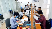 Over 1.2 million labourers in Hanoi receive COVID-19 support from unemployment insurance fund